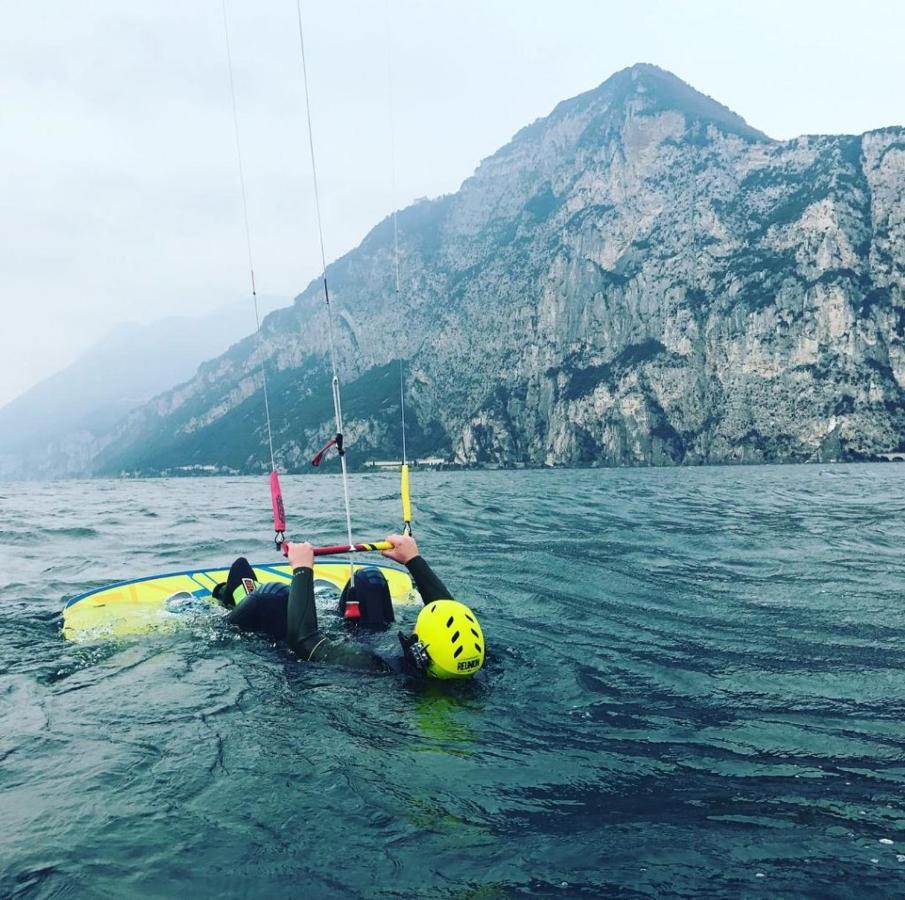 Hostel "La Locanda" Campione Del Garda Exteriér fotografie