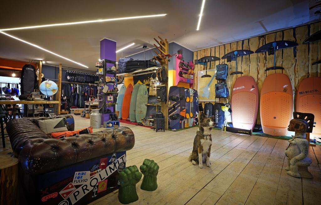 Hostel "La Locanda" Campione Del Garda Exteriér fotografie